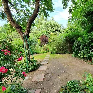  Appartement Rez De Jardin De Maison Avec Grand Jardin Exclusif France